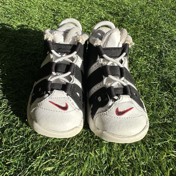 Nike Air More Uptempo Black White Accent Red Kids Size US‎ 6C DA9255-105 - Picture 2 of 8